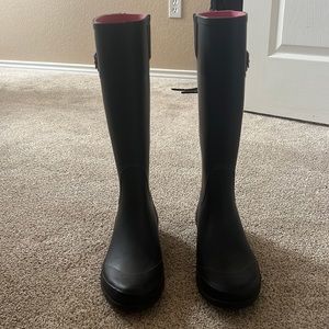 Tommy Hilfiger. Size 10. Black and pink